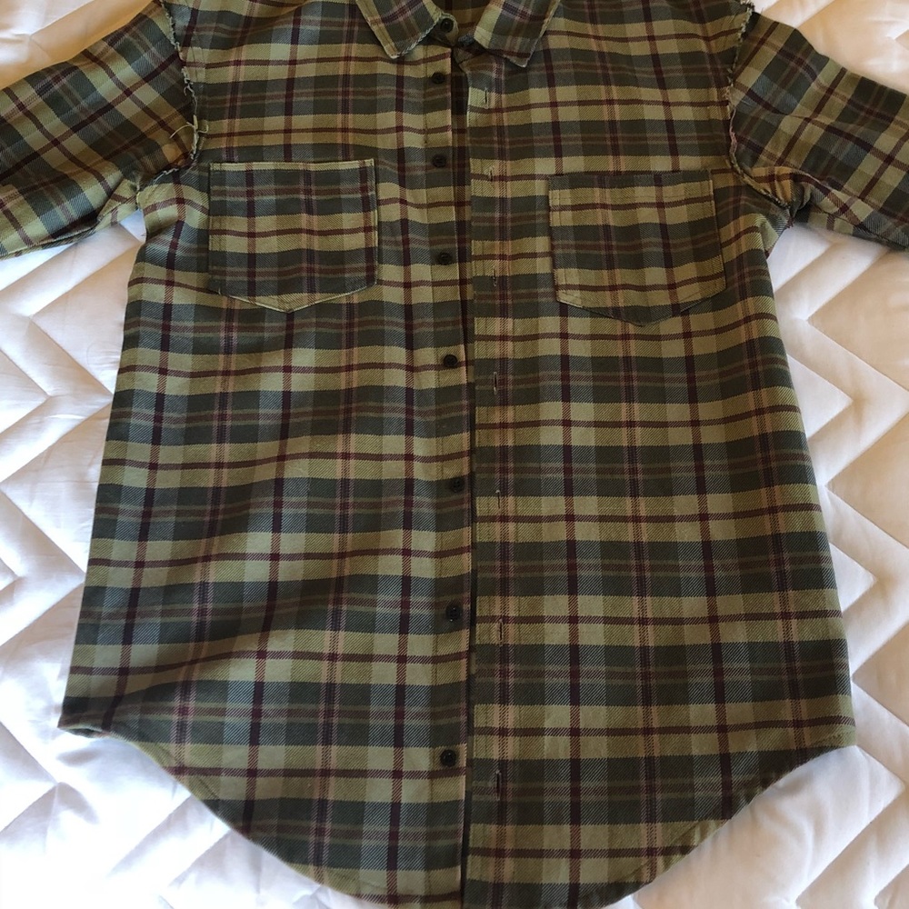 Shirt - Picture 2 of 6